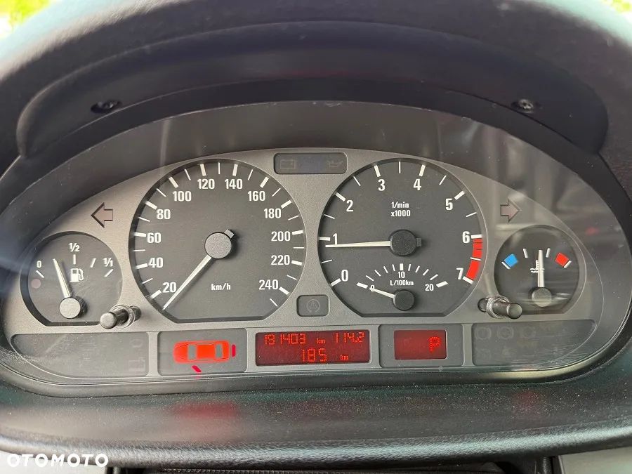 BMW Seria 3 - 12