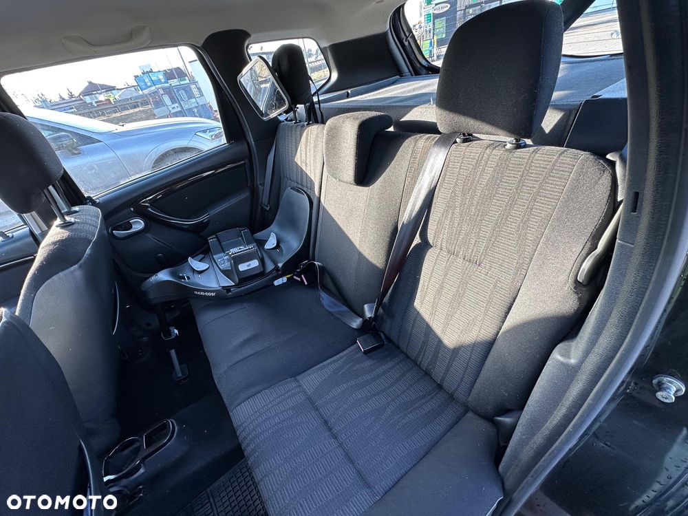 Dacia Duster 1.6 16V 4x2 - 9