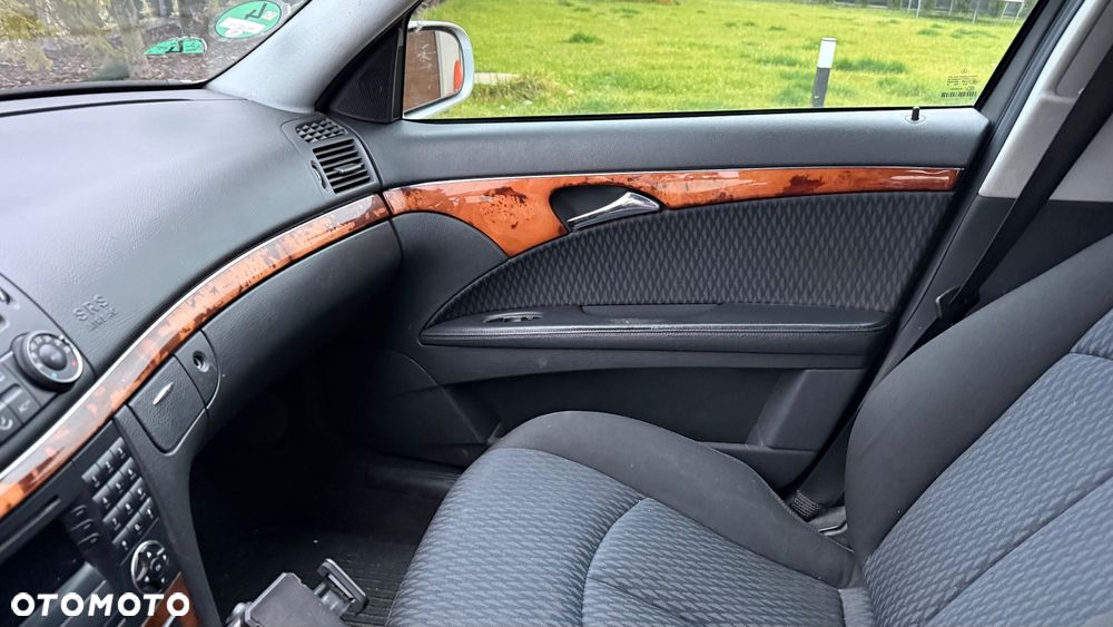 Mercedes-Benz Klasa E - 16