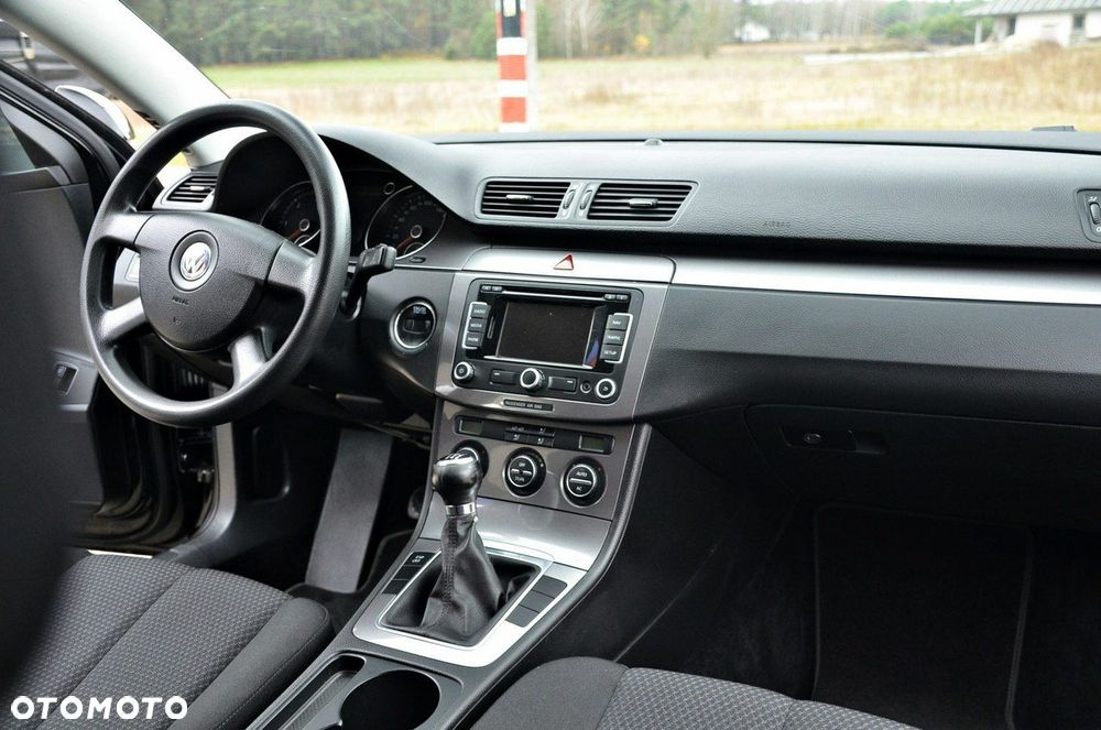 Volkswagen Passat - 22