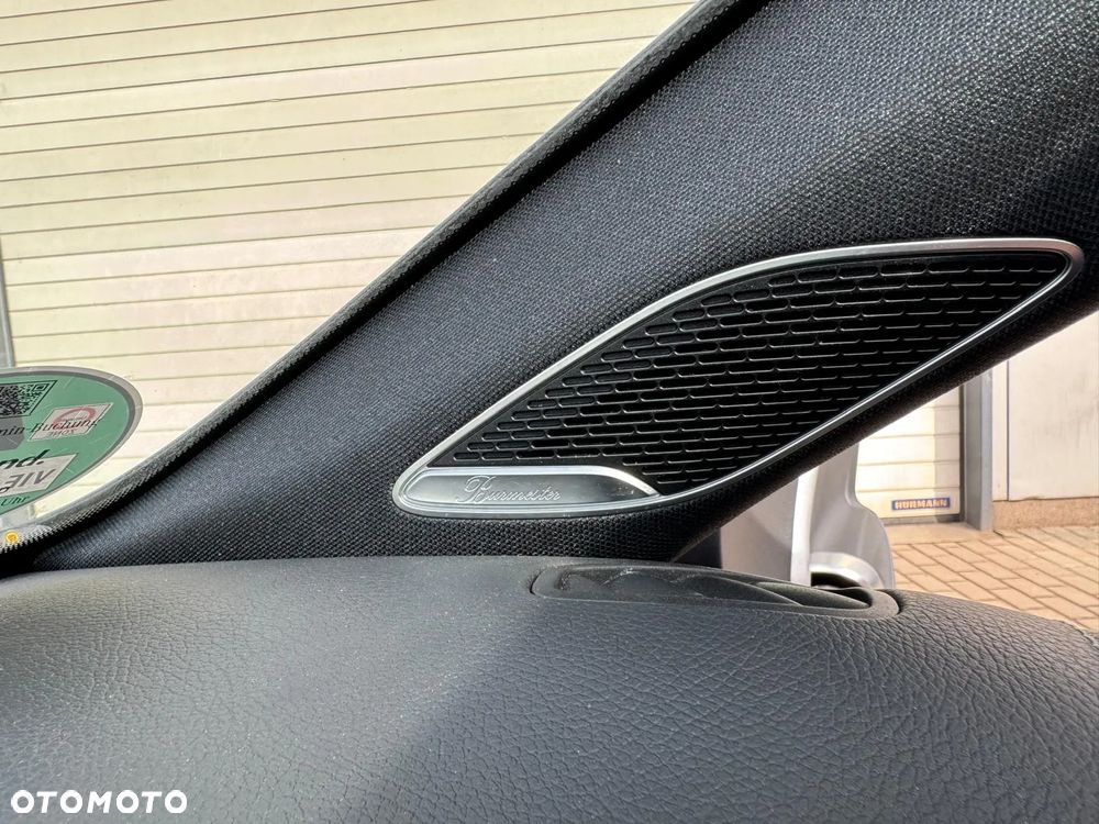 Mercedes-Benz CLA 250 e 8G-DCT Special Edition - 34