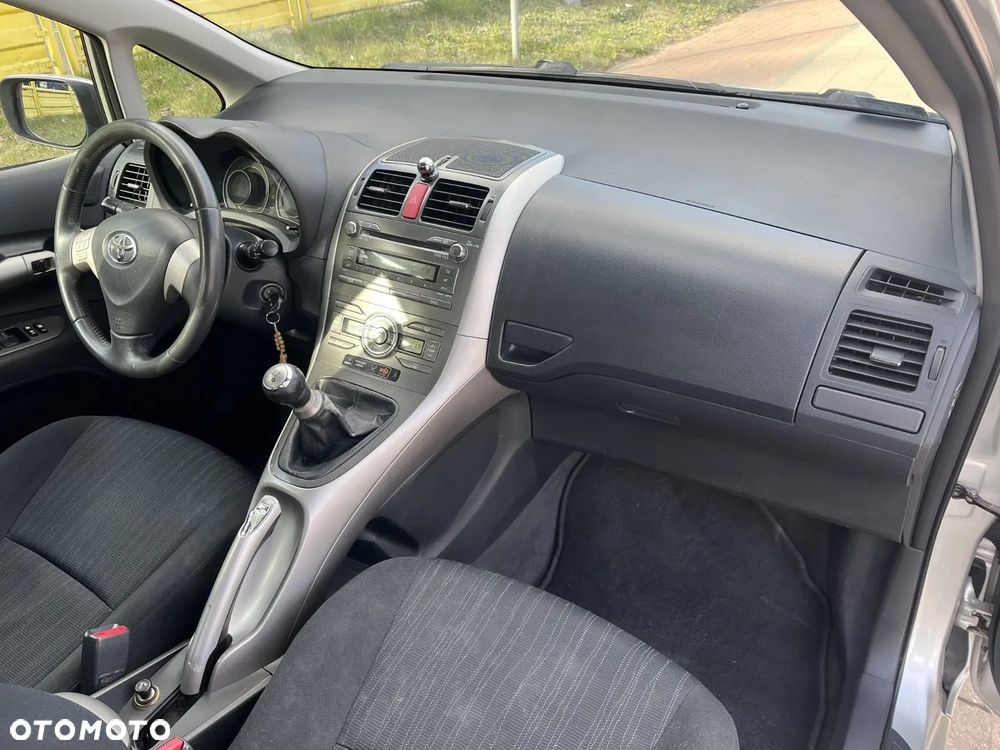 Toyota Auris 1.4 D-4D - 16
