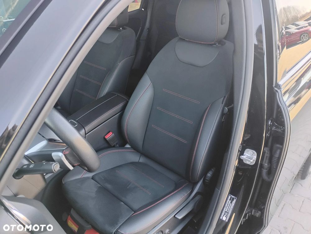 Mercedes-Benz GLB 200 mHEV AMG Line 7G-DCT - 11