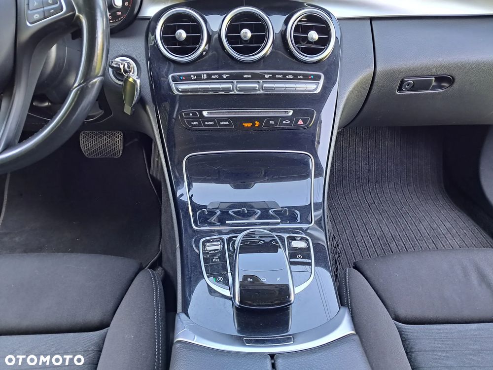 Mercedes-Benz Klasa C 200 (BlueTEC) d 7G-TRONIC - 22