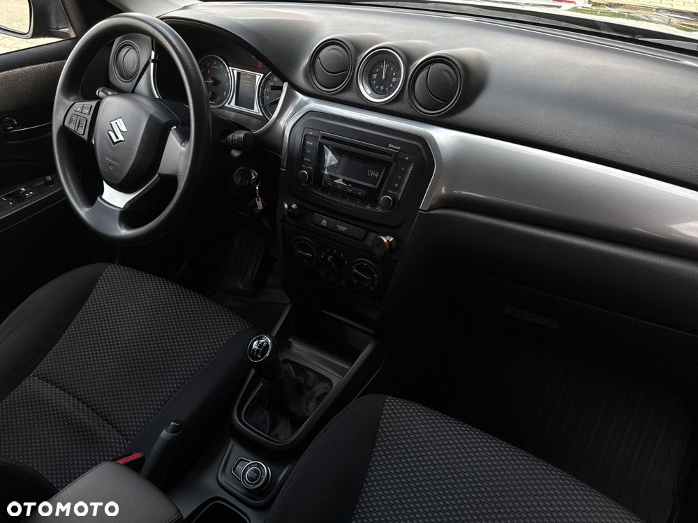 Suzuki Vitara 1.6 Comfort 4WD - 12