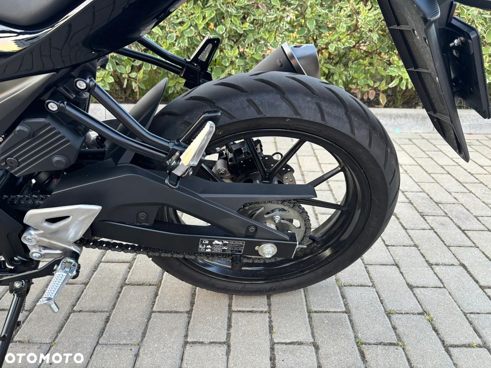 Suzuki GSX - 12