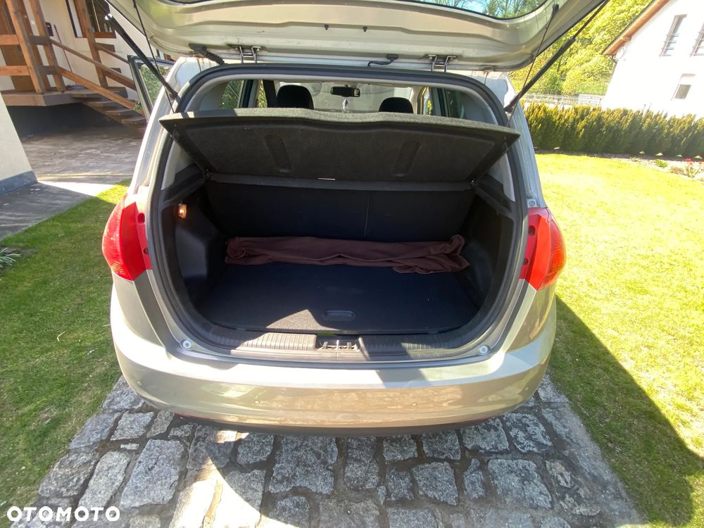 Kia Venga 1.4 L - 16