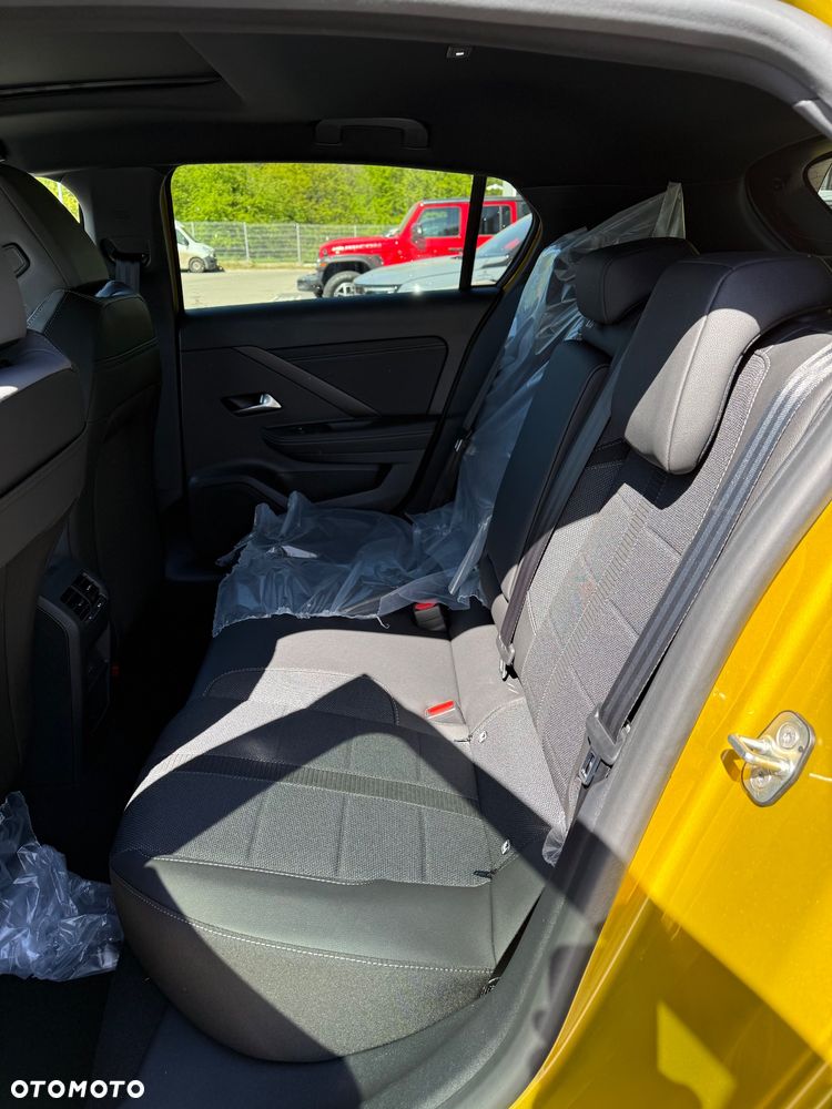 Opel Astra 1.2 T mHEV Ultimate S&S eDTC - 13