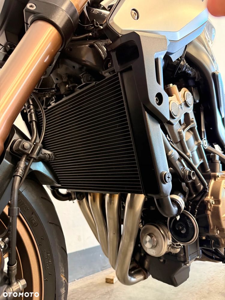 Honda CB - 27