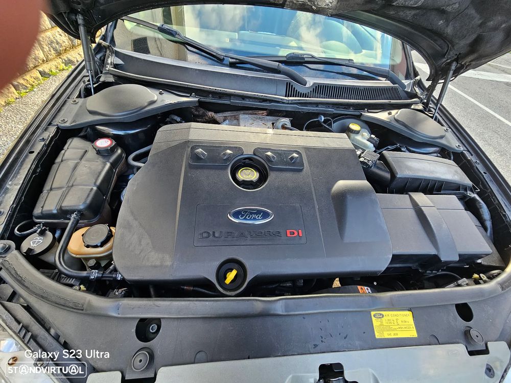 Ford Mondeo 2.0 TDCi Ghia - 11