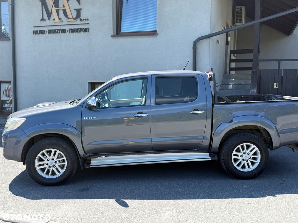 Toyota Hilux 3.0 D-4D SR5 - 2