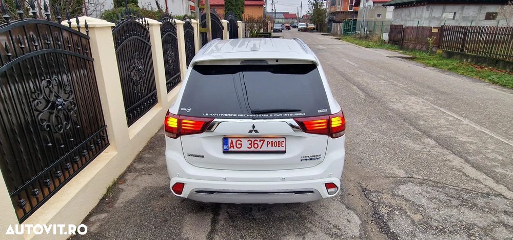Mitsubishi Outlander 2.4 4WD Plug-In Hybrid Diamant+ - 29