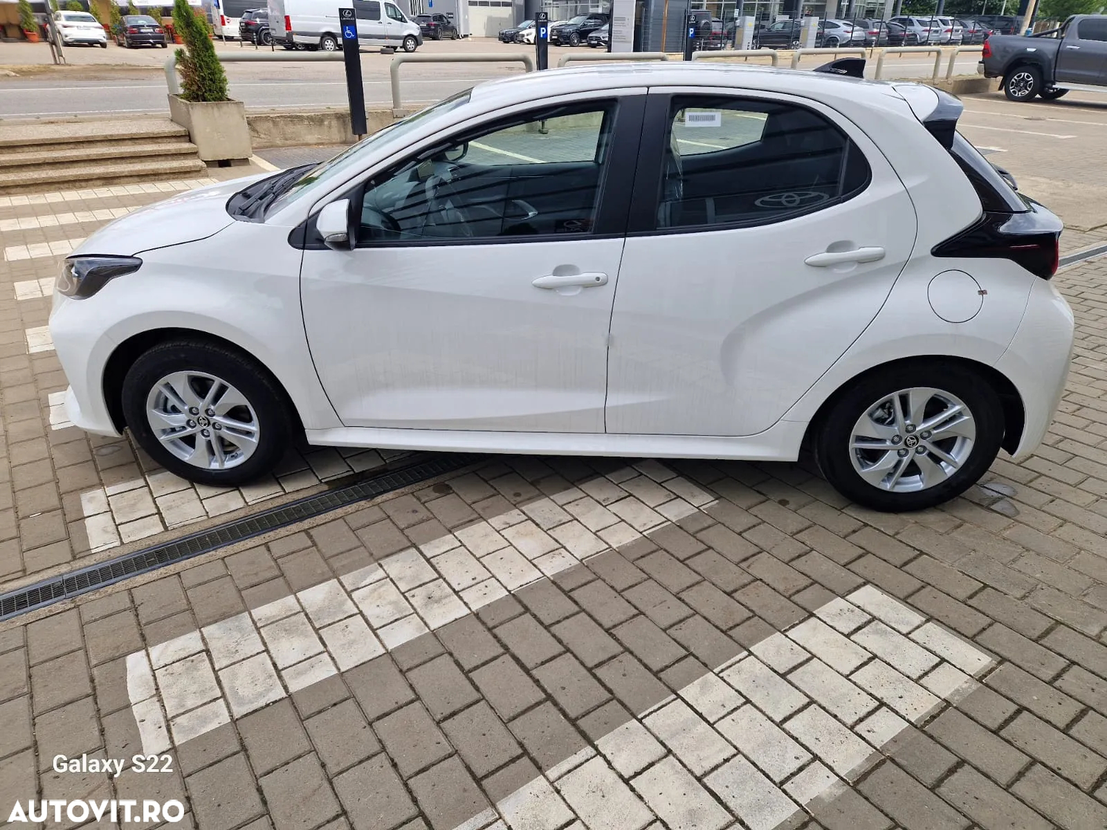 Toyota Yaris 1.5 VVT-i HSD Eco - 4