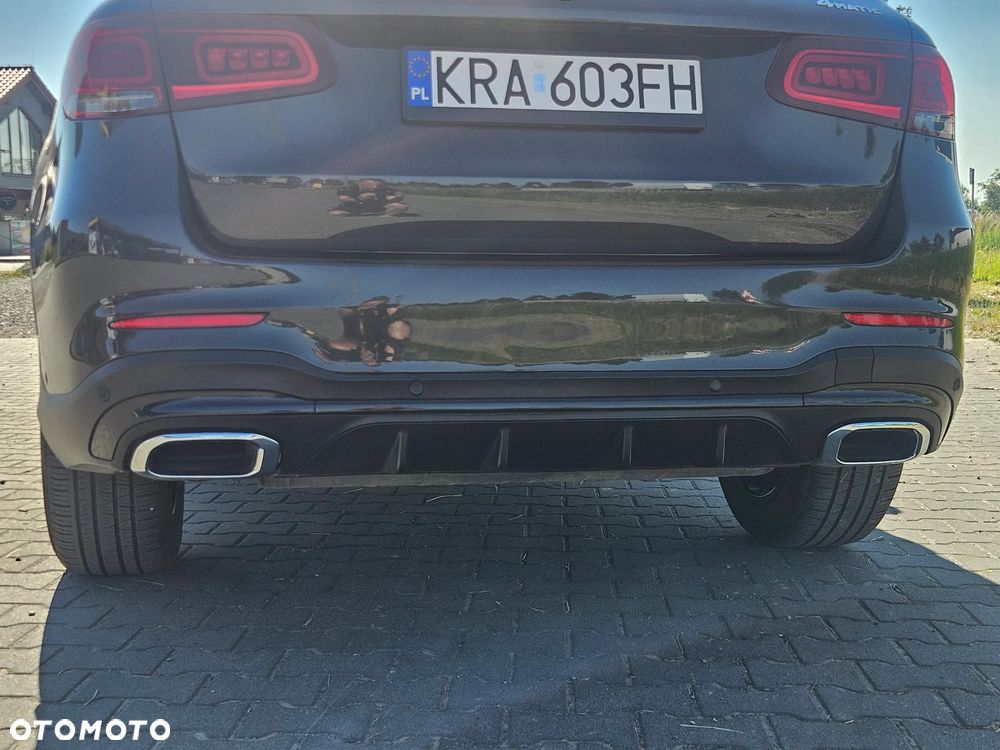 Mercedes-Benz GLC 300 4Matic 9G-TRONIC AMG Line - 12