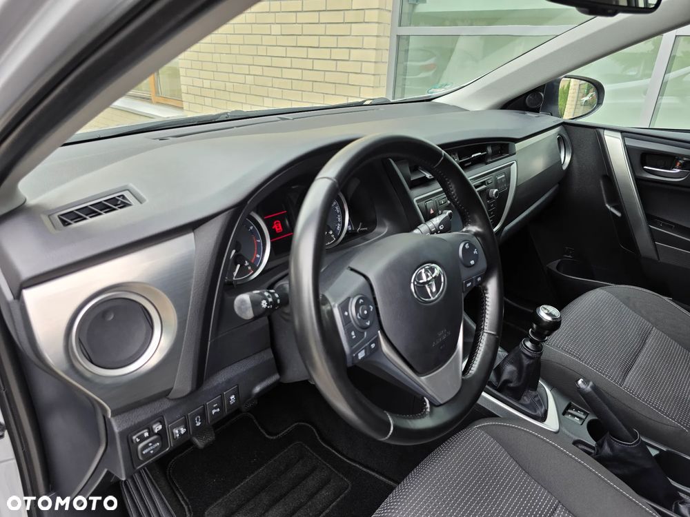 Toyota Auris - 17