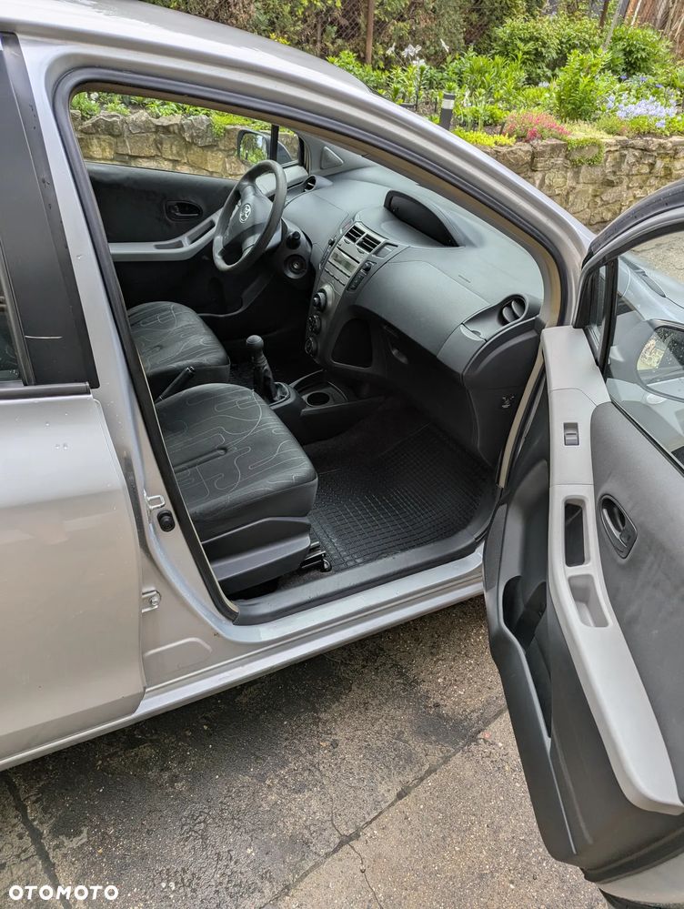 Toyota Yaris 1.0 Luna Start - 9