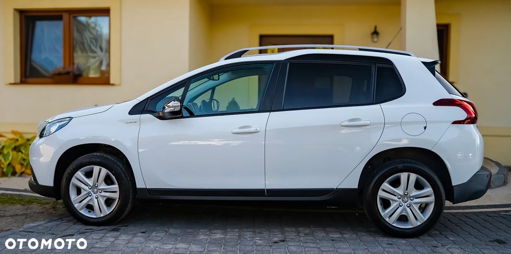 Peugeot 2008 1.2 Pure Tech Style EU6 - 19