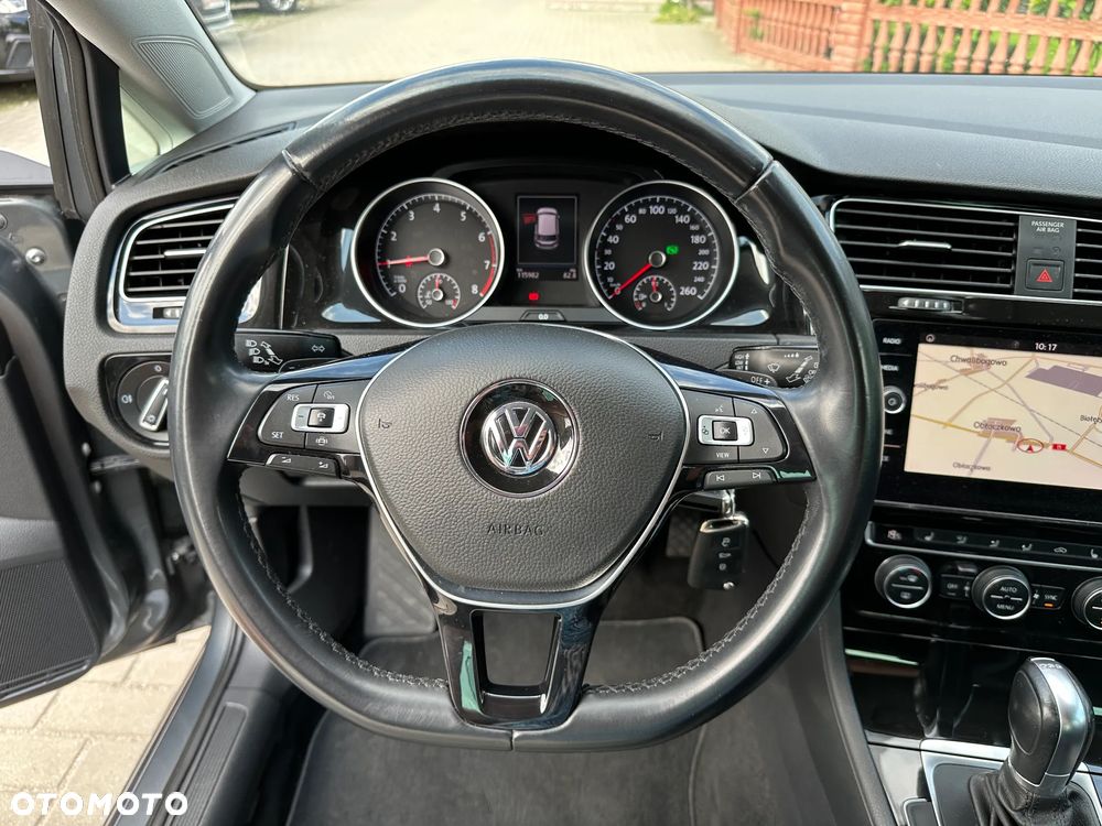 Volkswagen Golf - 8