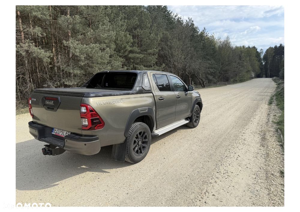 Toyota Hilux 2.8 D-4D Double Cab Invincible Sport 4x4 - 5