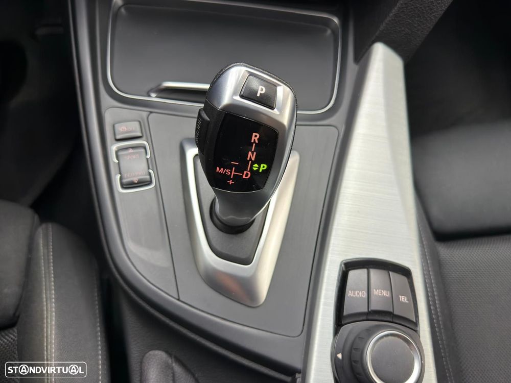 BMW 318 d Line Sport Auto - 35