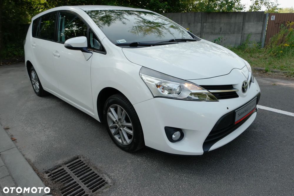 Toyota Verso - 5
