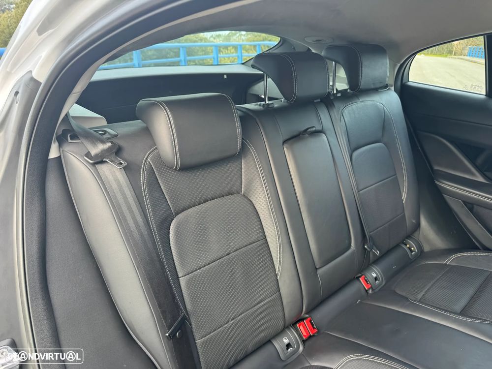 Jaguar I-Pace EV400 AWD R-DYNAMIC HSE - 29