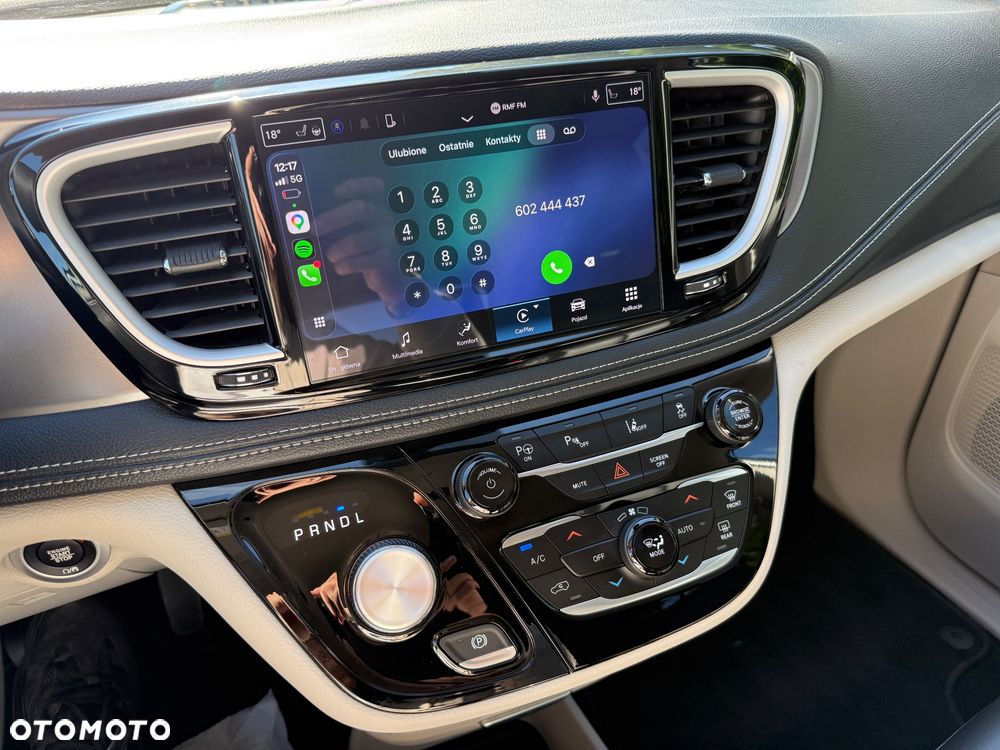 Chrysler Pacifica - 20