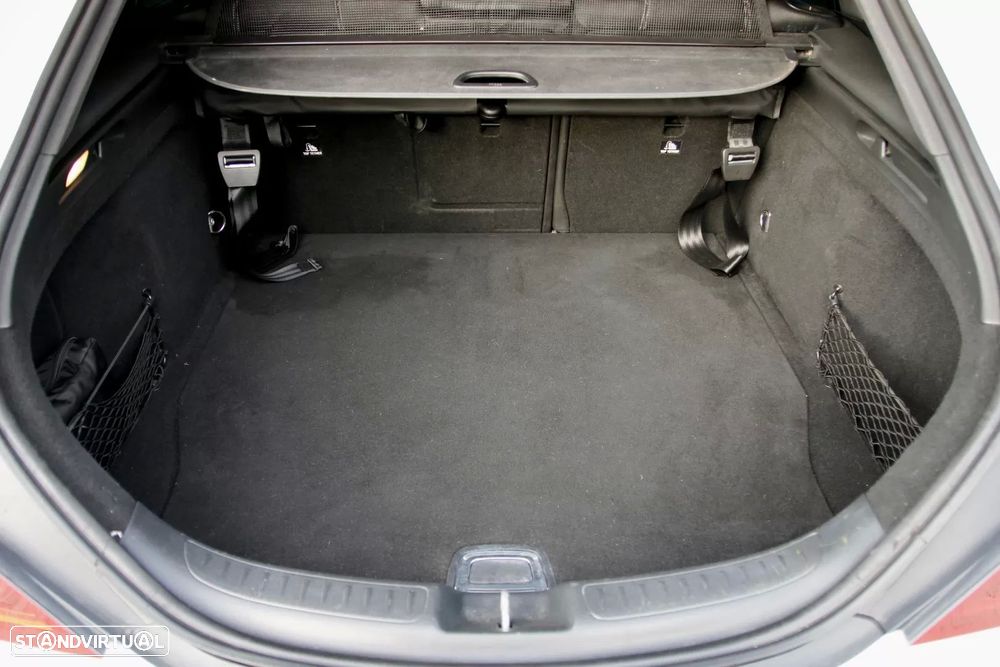 Mercedes-Benz CLA 200 d Shooting Brake AMG Line Aut. - 13