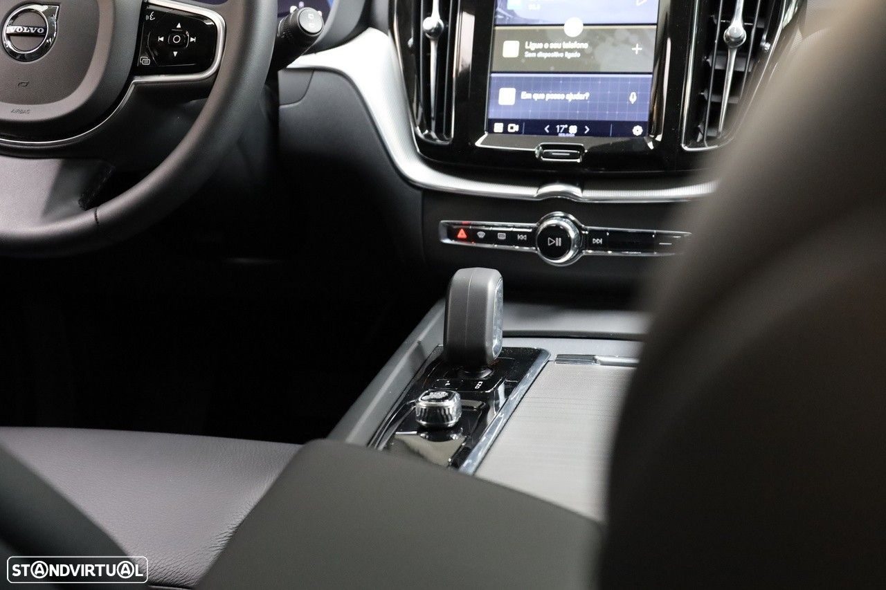 Volvo XC 60 2.0 B4 Plus Bright - 18