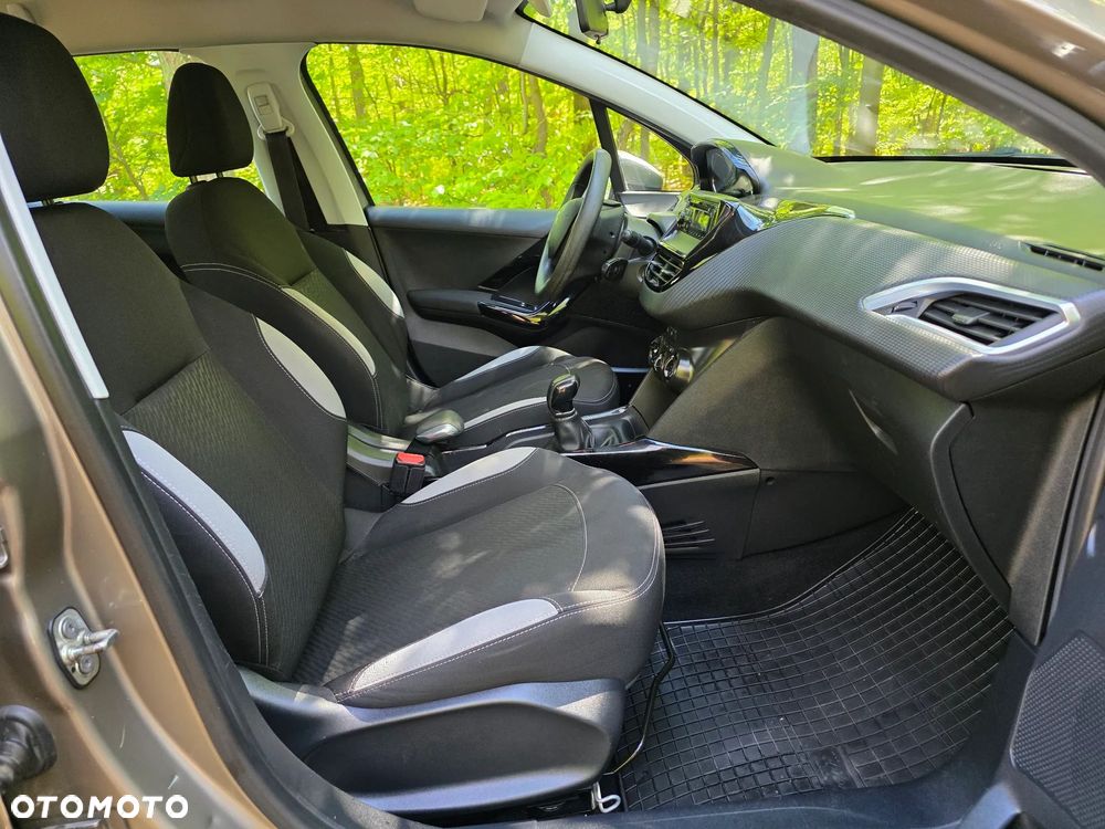 Peugeot 2008 1.2 VTi Allure - 3