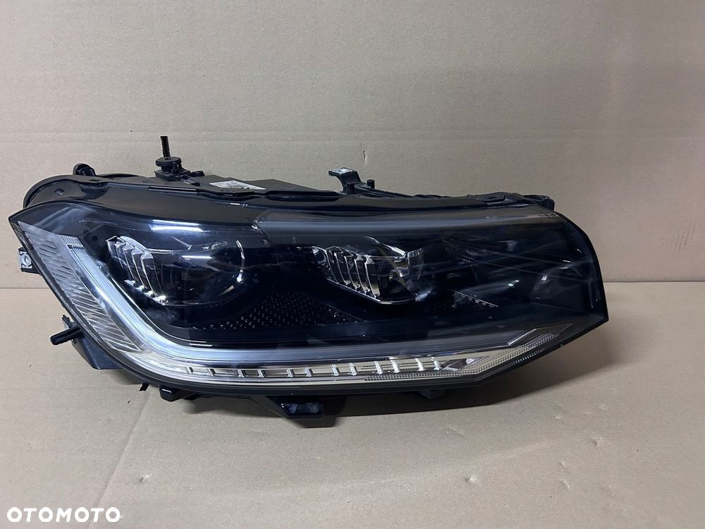 LAMPA PRAWA VOLKSWAGEN T CROSS FULL LED PRZÓD PRZEDNIA