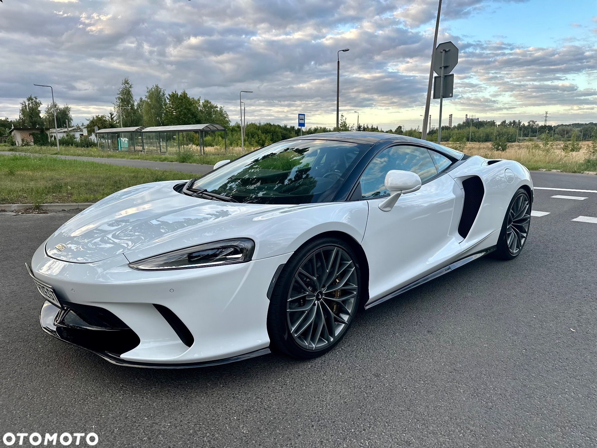 McLaren GT Standard - 1