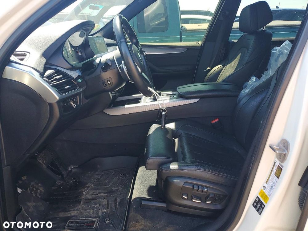 BMW X5 xDrive35i M Sport Edition - 7