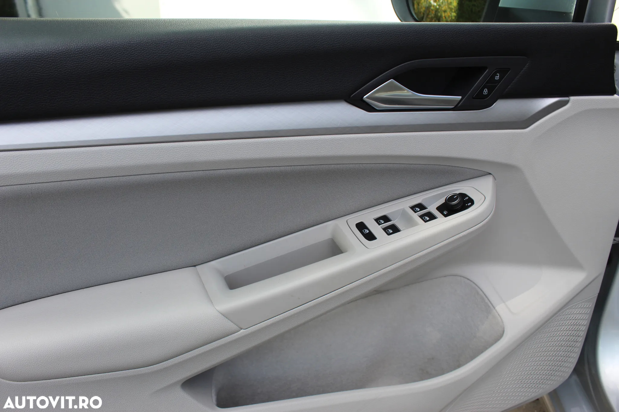 Volkswagen Golf 1.5 eTSI ACT DSG MHEV Life - 9