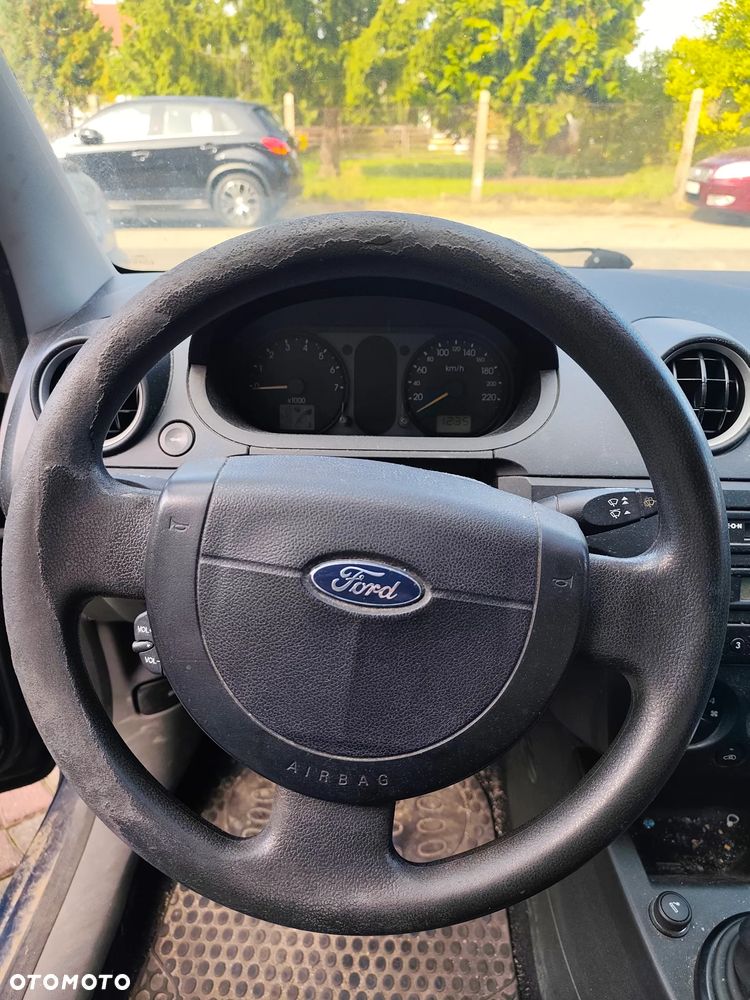 Ford Fiesta - 12