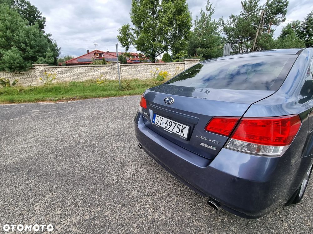 Subaru Legacy - 13