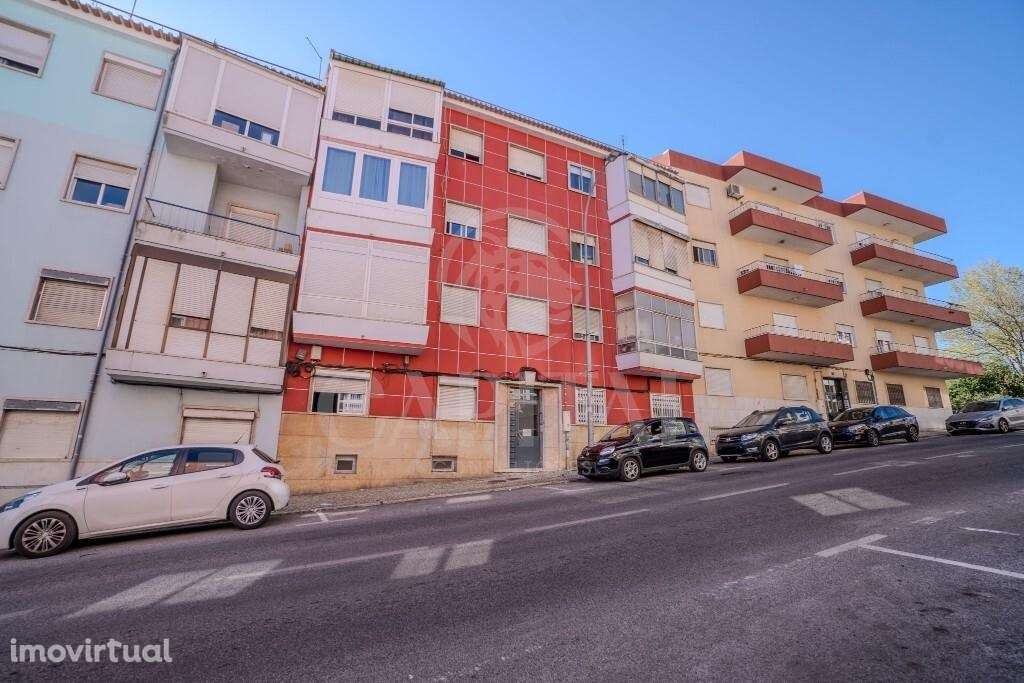 T2 com enorme Terraço na Amadora - Grande imagem: 2/24