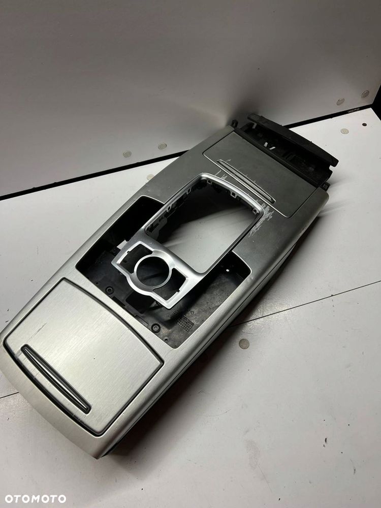 4F1 864 261 Konsola środkowa Audi A6 S6 C6 4F - 1