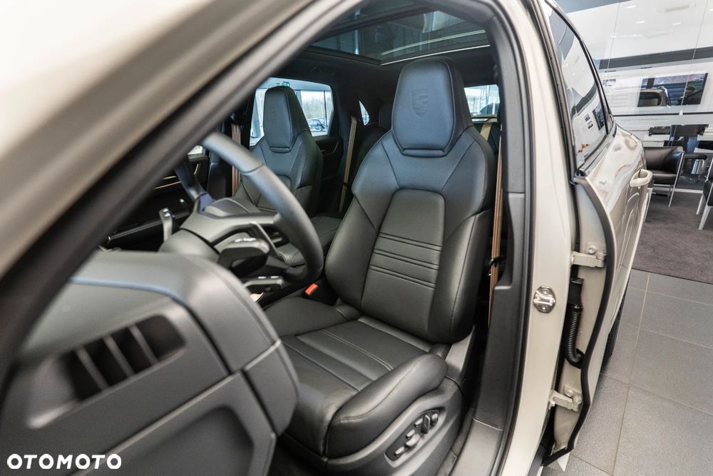 Porsche Cayenne E-Hybrid PHEV Black Edition - 9