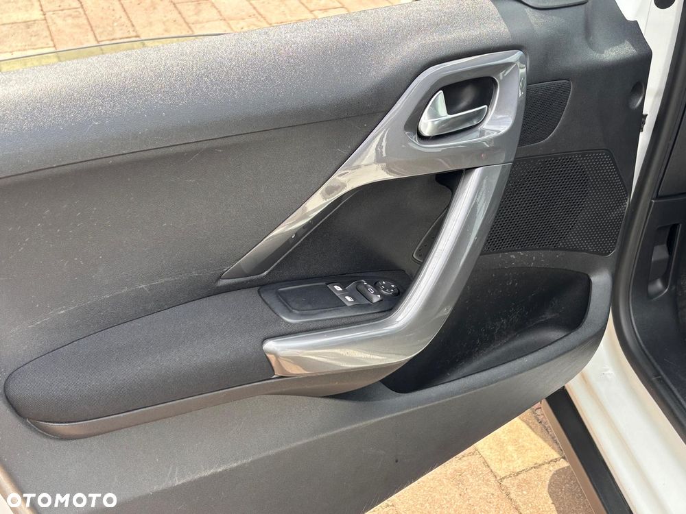 Peugeot 2008 1.5 BlueHDi Allure - 27