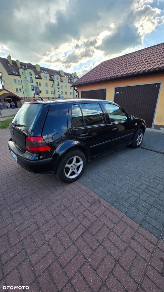 Volkswagen Golf - 2