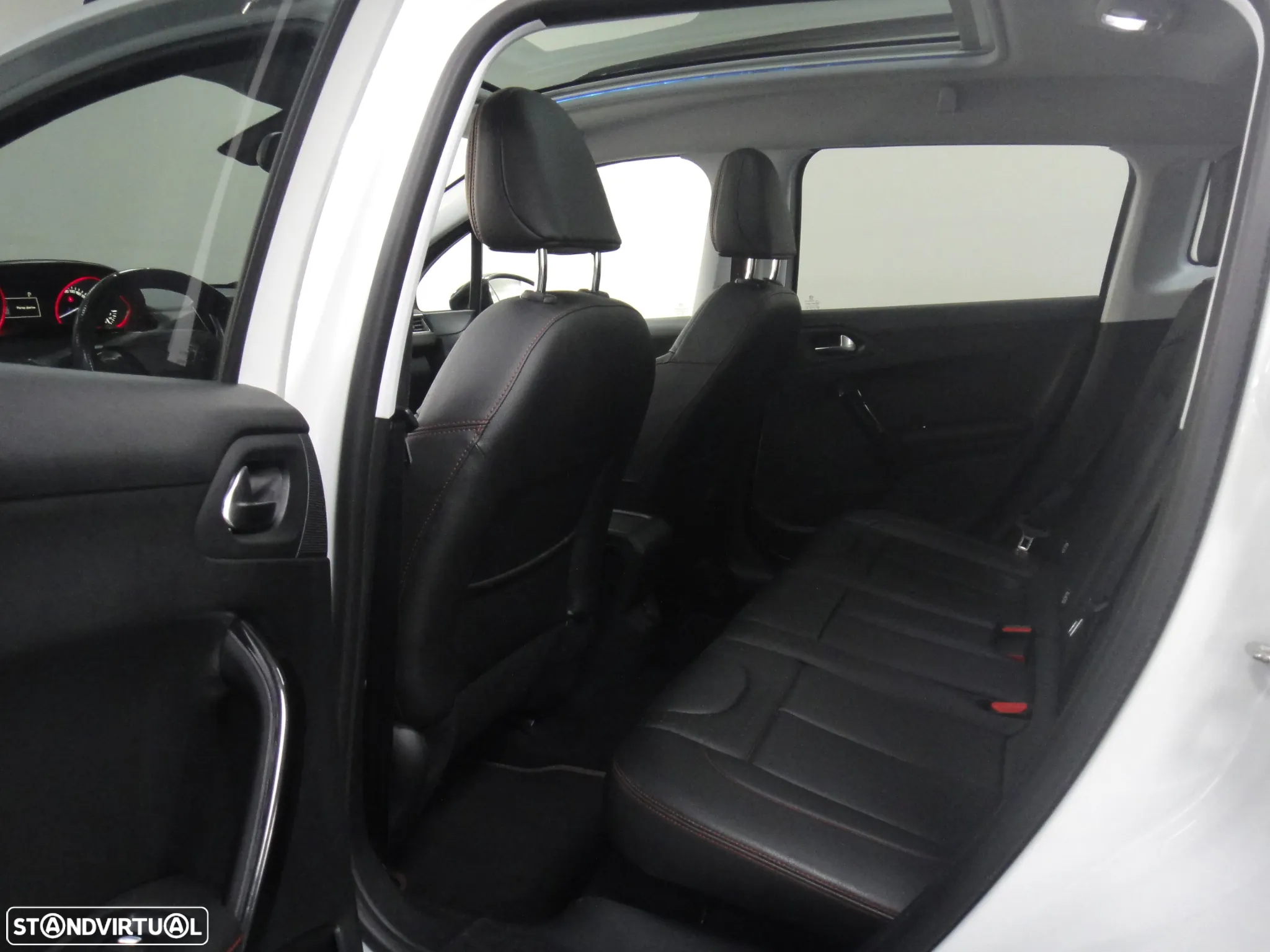 Peugeot 2008 1.2 PureTech GT Line EAT6 - 17