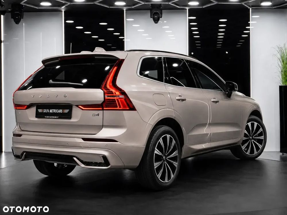 Volvo XC 60 B4 B Plus Dark - 5