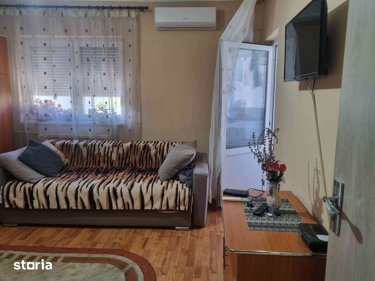 Garsoniera D, et ,3 Milcovului, mobilatăși utilată — fotografia 3