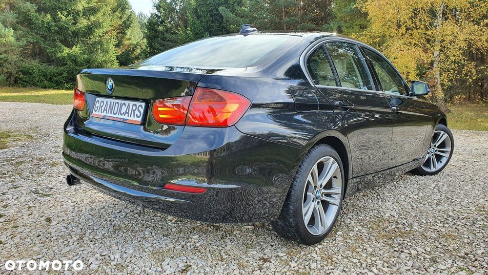 BMW Seria 3 320i - 3