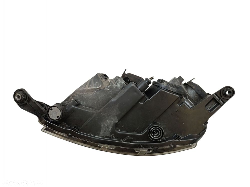 LAMPA PRAWY PRZÓD SKODA RAPID (2012-2017) 1.4 TDI 90KM 5JB941016 90019588 - 2