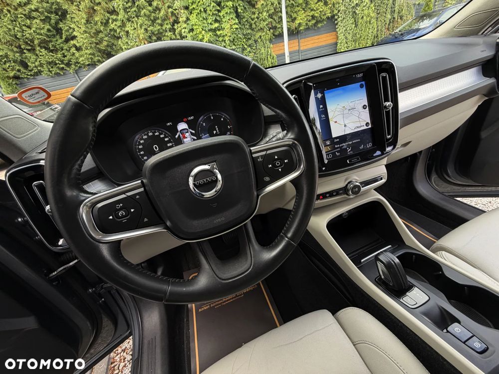 Volvo XC 40 D4 AWD Geartronic Momentum - 29