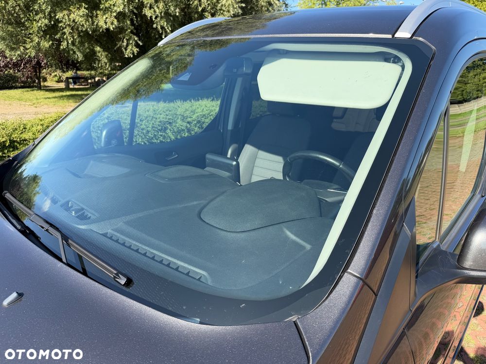 Ford Tourneo Connect Grand - 13