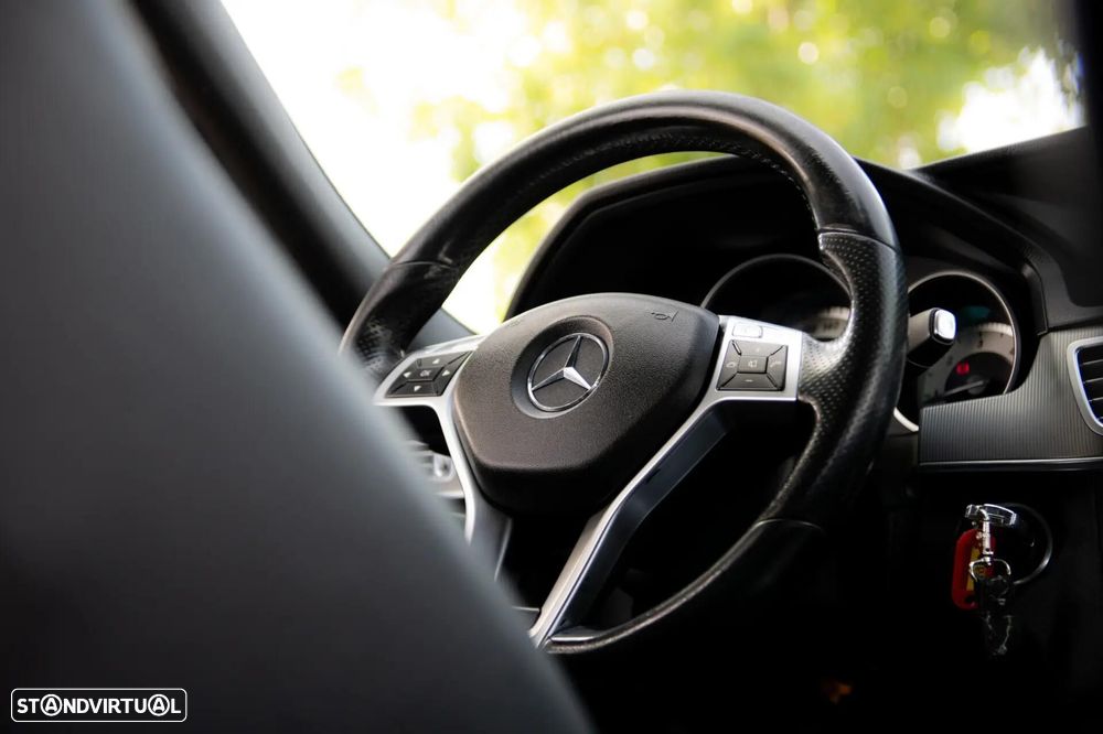 Mercedes-Benz E 220 BlueTEC 9G-TRONIC Avantgarde - 28