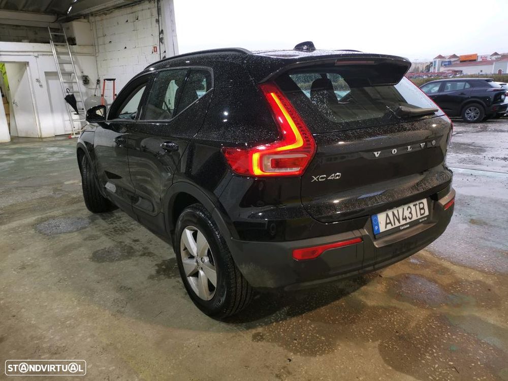 Volvo XC 40 1.5 T2 Momentum Core - 2